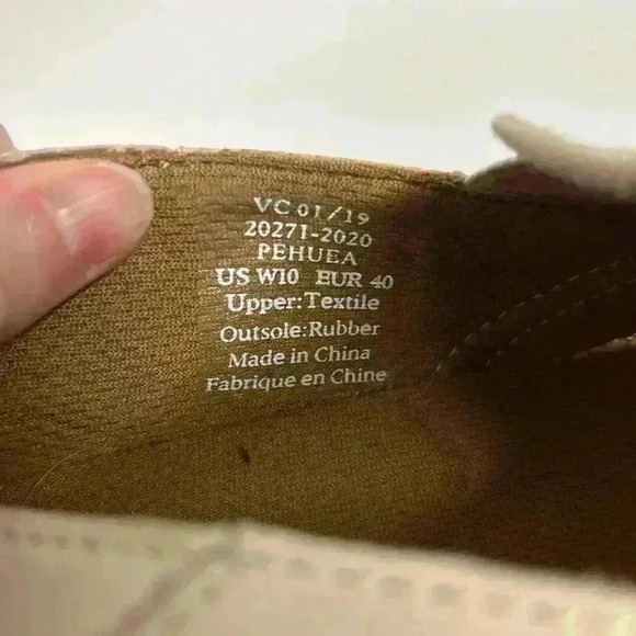 OluKai Pehuea Tapa Beige Tan Women’s 8 Breathable Casual Slip-On Sneaker Shoe - Picture 3 of 5